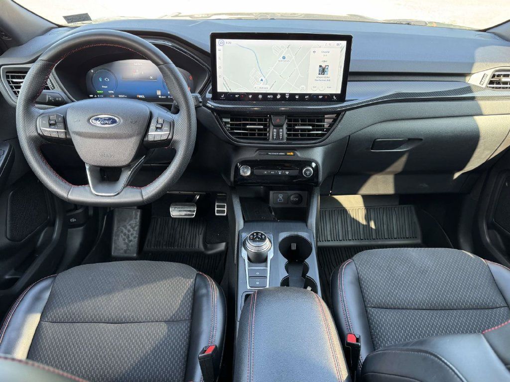 Used 2023 Ford Escape ST-Line Elite AWD/4WD image 2