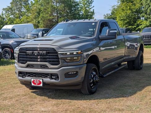 New 2026 RAM 3500 Laramie w/ Night Edition AWD/4WD image 4