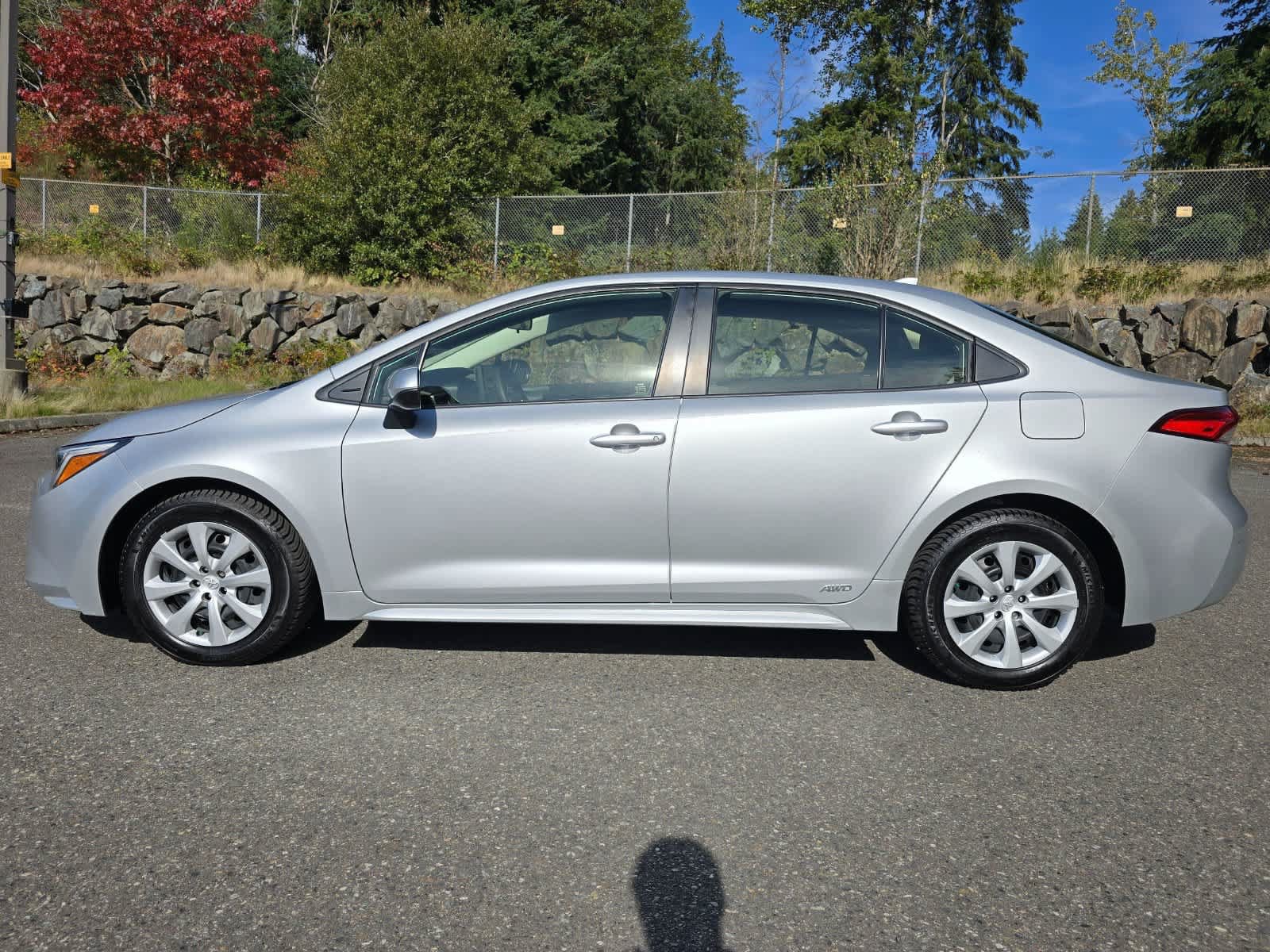 Used 2024 Toyota Corolla LE AWD/4WD image 3