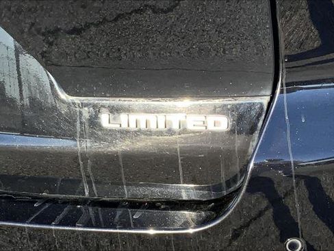 Certified 2024 Jeep Grand Cherokee L Limited w/ Luxury Tech Group II image 28