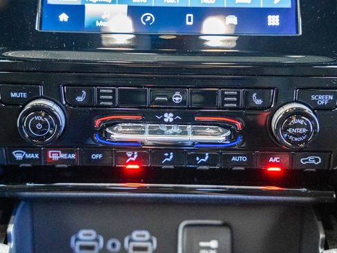 New 2025 Jeep Grand Cherokee image 22