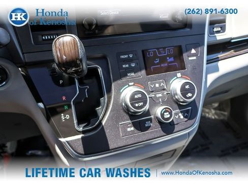 Used 2015 Toyota Sienna XLE FWD image 20
