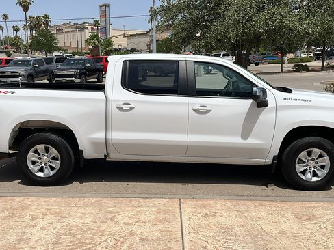 Used 2025 Chevrolet Silverado 1500 LT w/ Safety Package AWD/4WD image 9