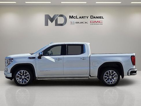 Used 2022 GMC Sierra 1500 Denali w/ Denali Reserve Package image 3