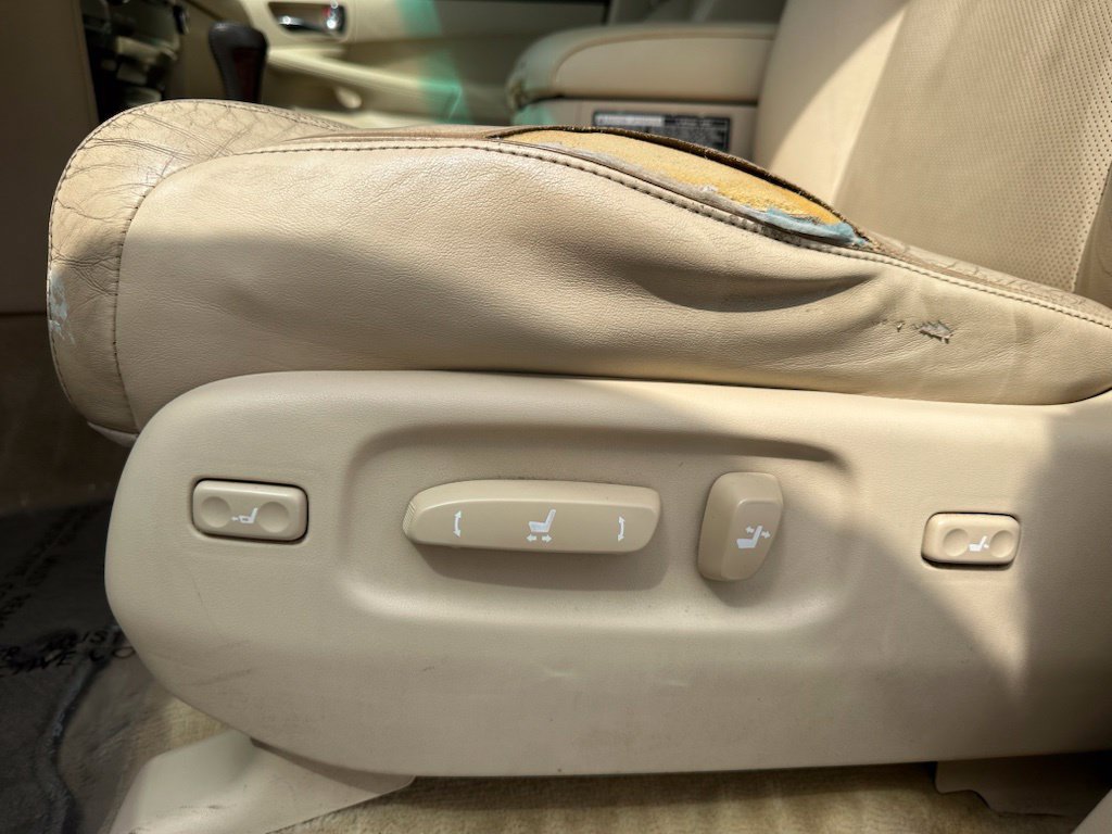 Used 2013 Lexus LX 570 4WD image 16