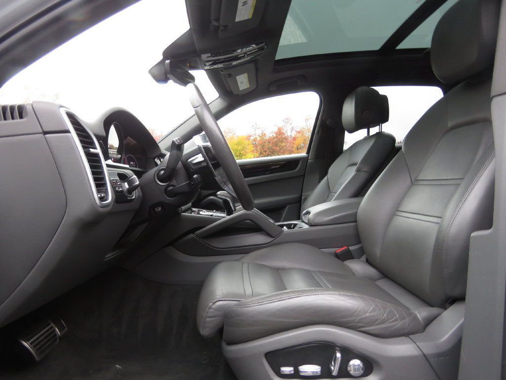 Used 2019 Porsche Cayenne S AWD/4WD image 10
