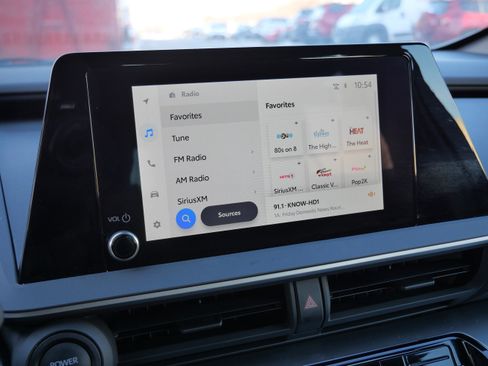 Certified 2025 Toyota Prius LE image 23