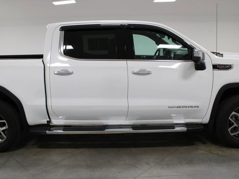 Used 2023 GMC Sierra 1500 SLT AWD/4WD image 11
