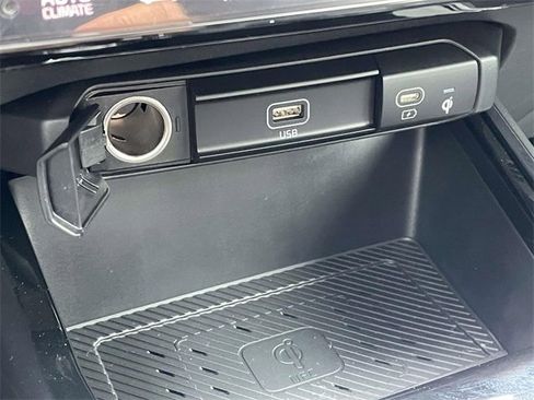 New 2025 Kia Niro SX image 36