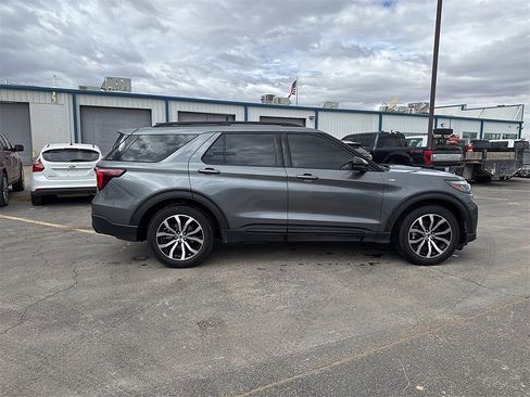 Used 2025 Ford Explorer ST-Line image 6