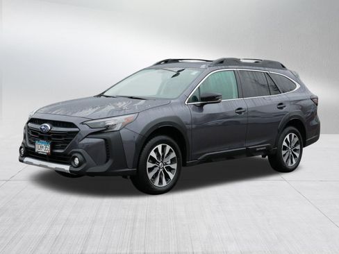 Certified 2025 Subaru Outback Limited image 3