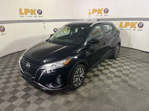Used 2024 Nissan Kicks SV FWD image 7