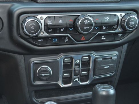 Used 2023 Jeep Wrangler Unlimited Sahara w/ Cold Weather Group AWD/4WD image 12
