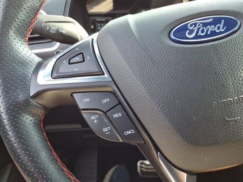 Used 2022 Ford Edge ST-Line w/ Class II Trailer Tow Package AWD/4WD image 31