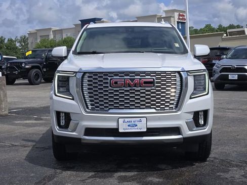 Used 2021 GMC Yukon XL Denali w/ Denali Ultimate Package AWD/4WD image 2
