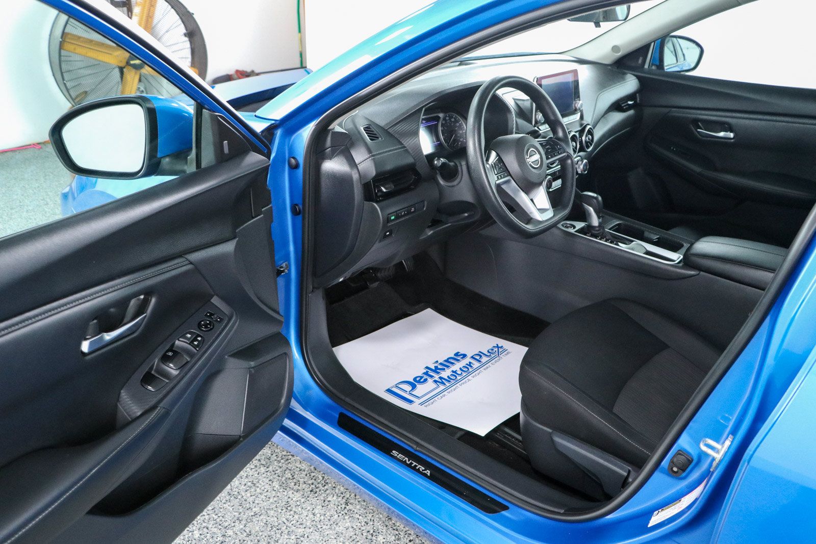 Used 2024 Nissan Sentra SV FWD image 3