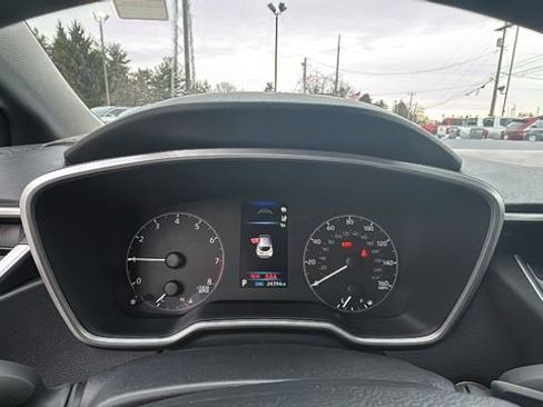 Used 2024 Toyota Corolla SE w/ SE Package image 16
