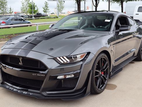 Used 2020 Ford Mustang Shelby GT500 w/ Technology Package RWD image 8