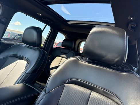 Used 2024 Jeep Grand Cherokee Limited w/ Luxury Tech Group II AWD/4WD image 23