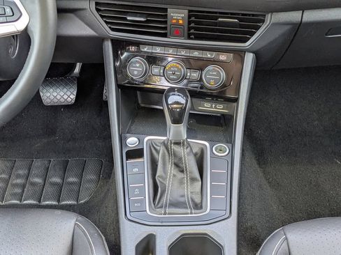 Used 2024 Volkswagen Jetta SE FWD image 18