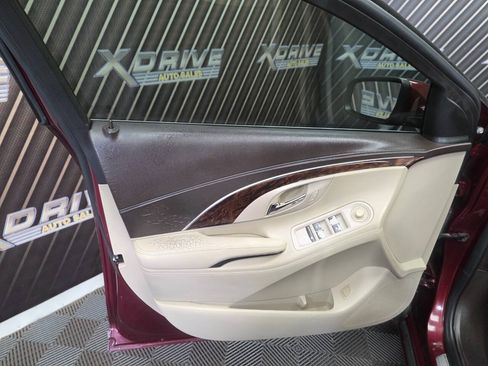 Used 2016 Buick LaCrosse FWD image 18