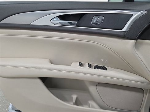 Used 2020 Lincoln MKZ AWD w/ Convenience Package image 27