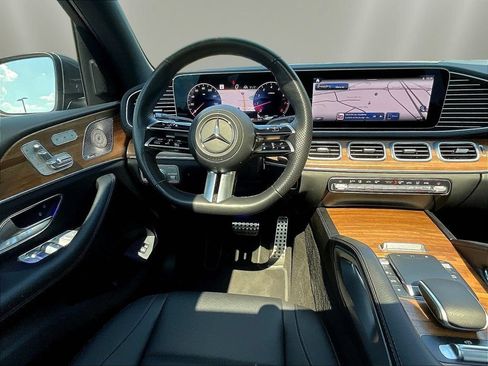 Certified 2024 Mercedes-Benz GLS 450 4MATIC image 10