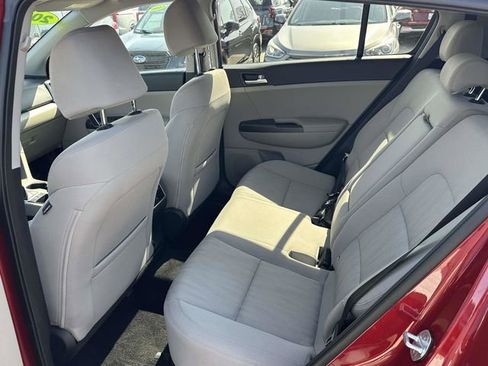 Used 2020 Kia Sportage LX image 19