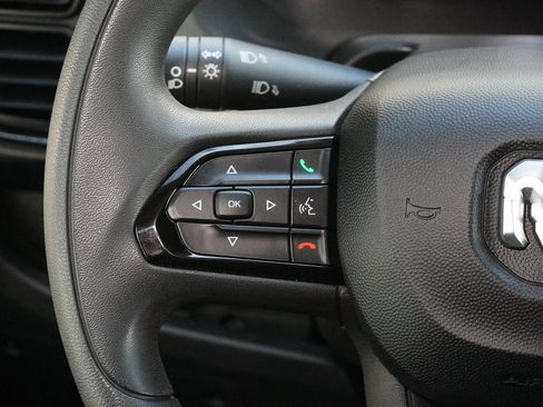 Used 2024 RAM ProMaster 2500 w/ Convenience Group image 17