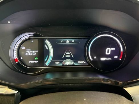 Used 2022 Kia Niro EX FWD image 13