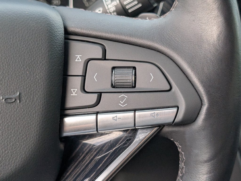 Used 2024 Cadillac XT6 Premium Luxury w/ LPO, Floor Liner Package AWD/4WD image 26