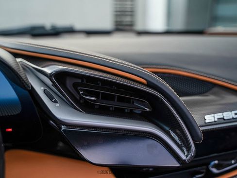 Used 2024 Ferrari SF90 Spider image 40