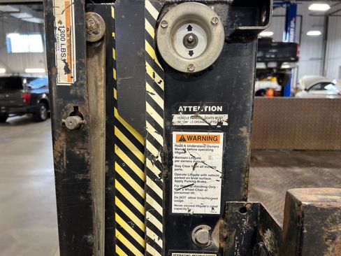 Used 2011 Ford F250 XL w/ PWR Equipment Group AWD/4WD image 13