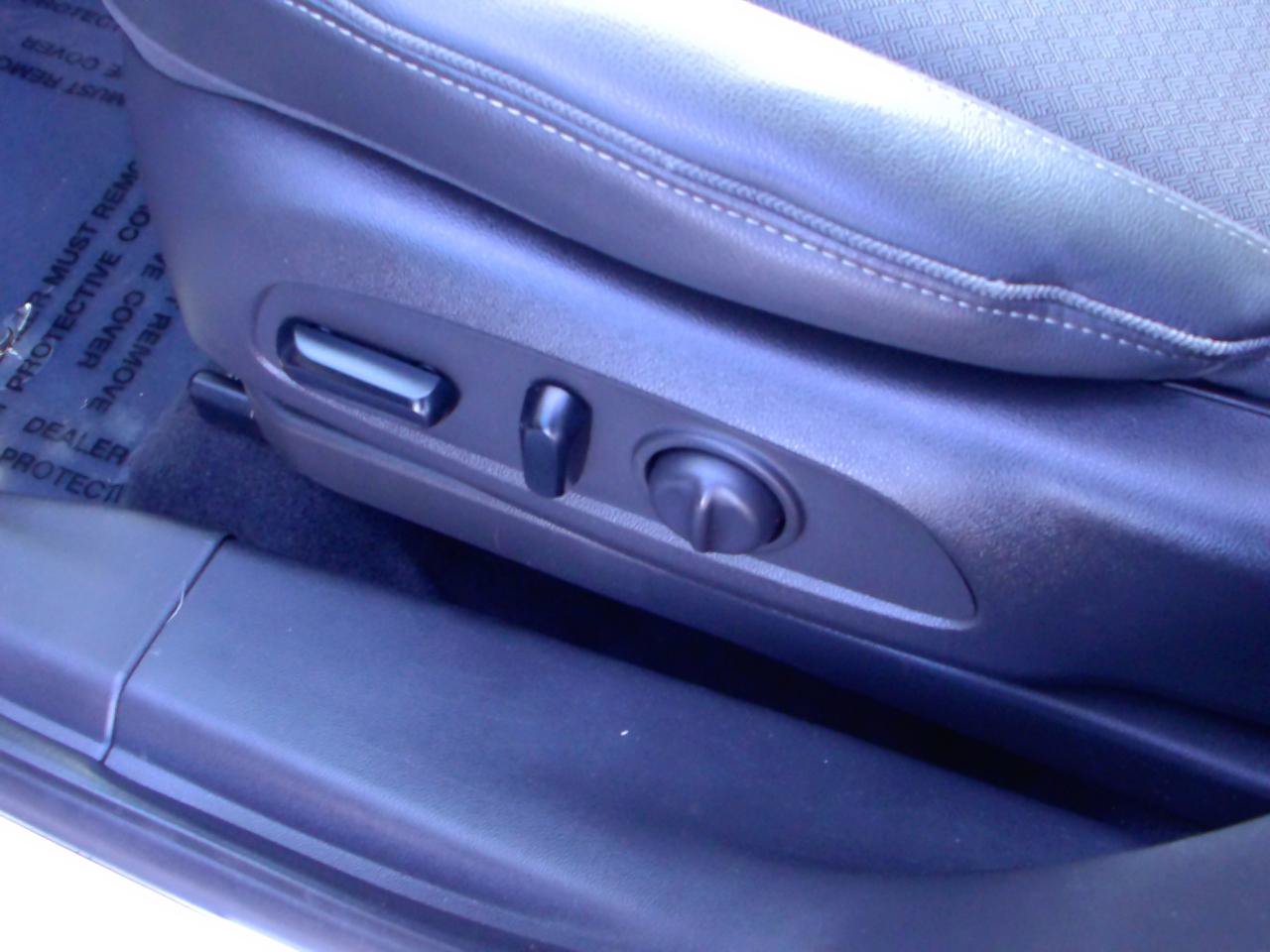 Used 2022 Buick Encore GX Preferred w/ Cold Weather Comfort Package FWD image 13