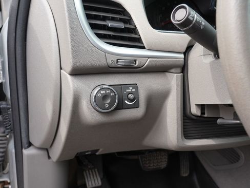 Used 2015 Chevrolet Traverse LS image 17