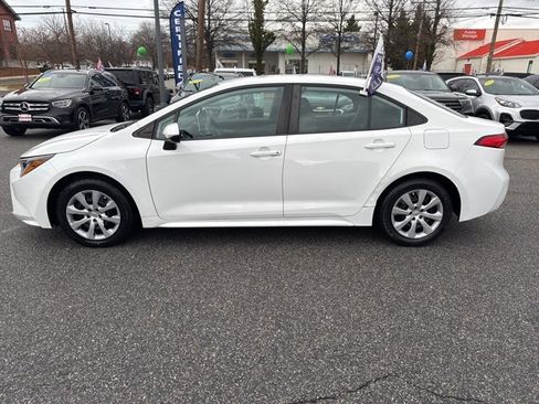Used 2021 Toyota Corolla LE w/ Carpet Mat Package (TMS) image 19