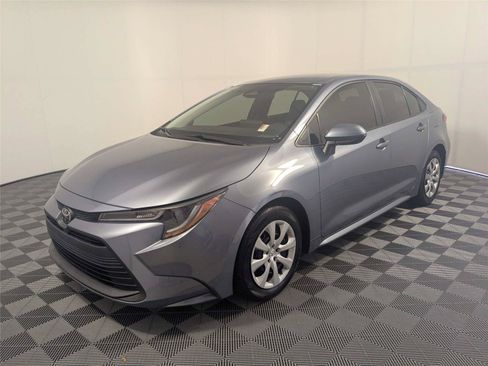 Used 2024 Toyota Corolla LE FWD image 2
