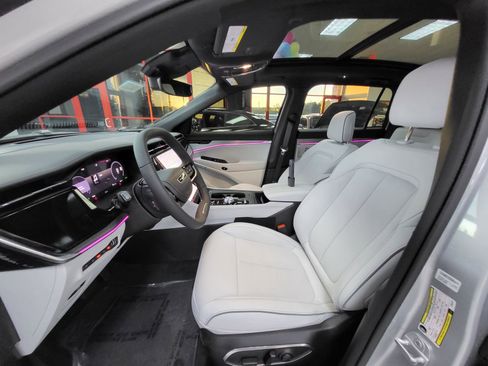New 2025 Jeep Wagoneer S Limited AWD/4WD image 16