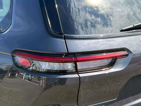 Certified 2025 Jeep Grand Cherokee L Altitude image 9