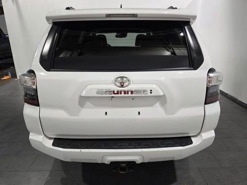 Used 2020 Toyota 4Runner SR5 Premium image 4