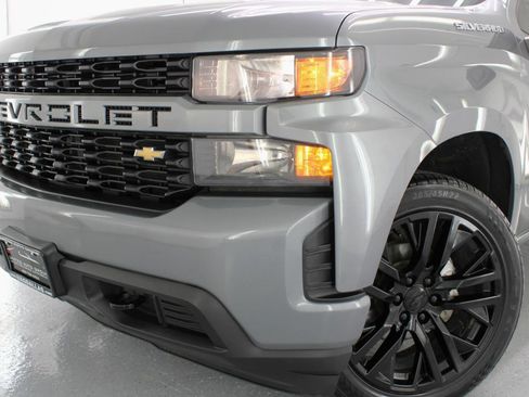 Used 2020 Chevrolet Silverado 1500 Custom w/ Custom Value Package image 21
