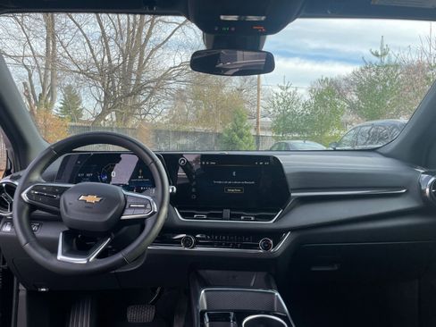 Used 2025 Chevrolet Equinox LT image 31