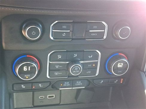 Used 2021 Chevrolet Tahoe LT w/ Luxury Package image 17