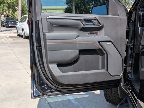 Certified 2025 GMC Sierra 1500 AT4 w/ AT4 Premium Package AWD/4WD image 8