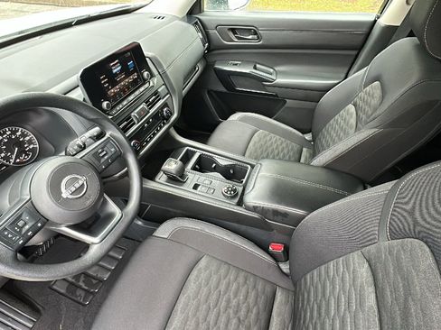 Certified 2024 Nissan Pathfinder S image 19