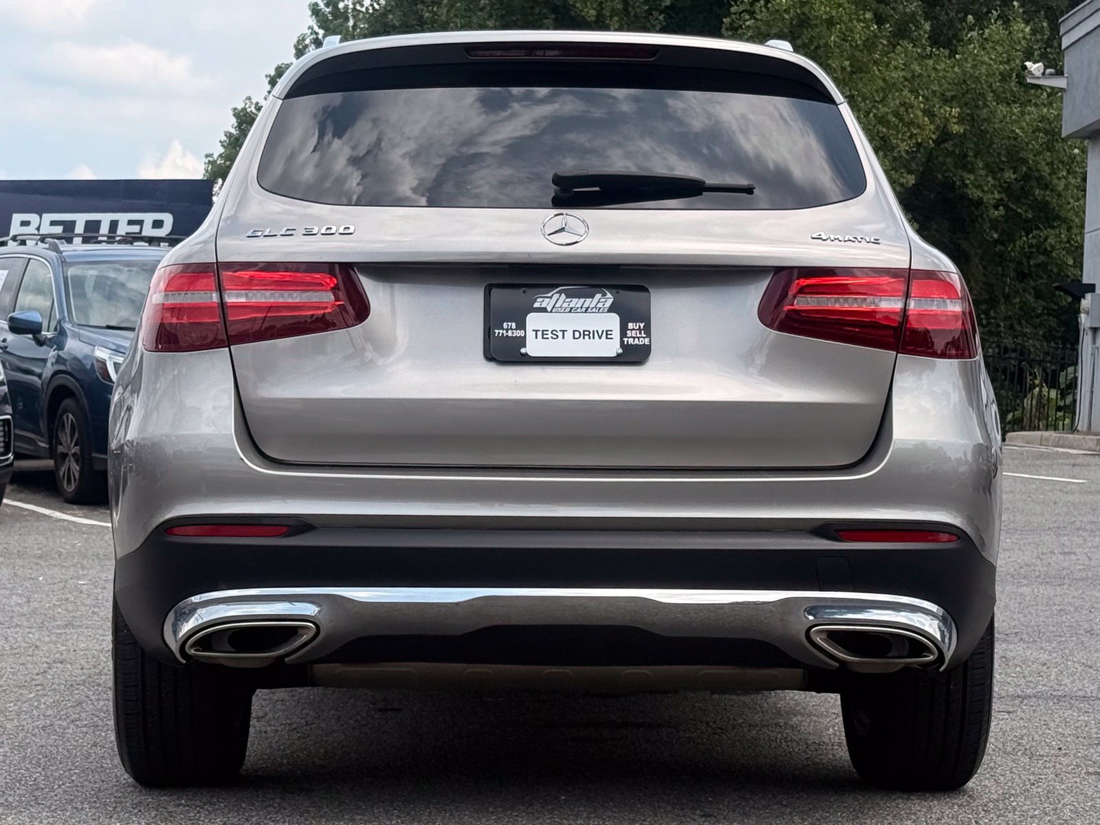 Used 2019 Mercedes-Benz GLC 300 4MATIC w/ Premium Package image 4