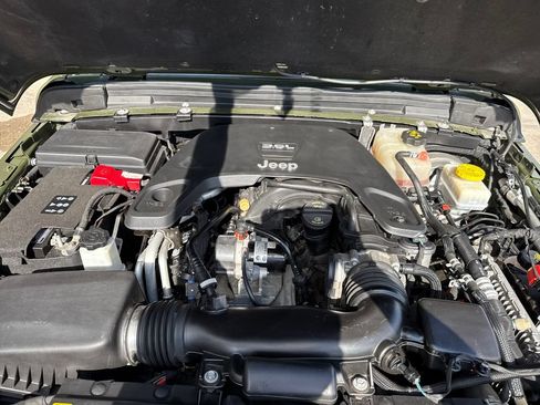 Used 2021 Jeep Wrangler Unlimited Sport AWD/4WD image 22