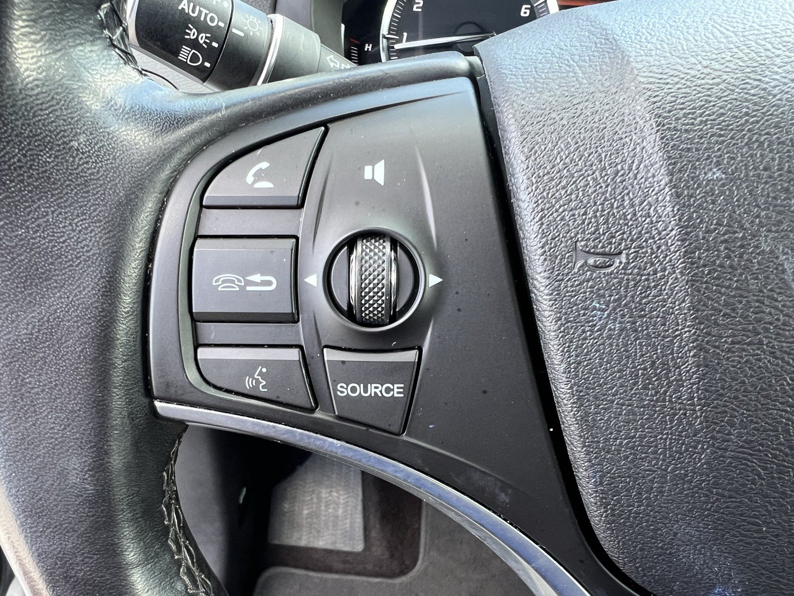 Used 2020 Acura MDX w/ Technology Package FWD image 19