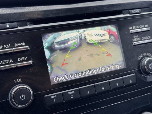 Used 2017 Nissan Rogue SV image 28