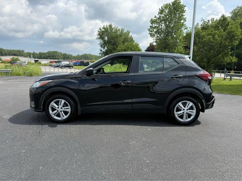 Used 2025 Nissan Kicks Play S FWD image 4